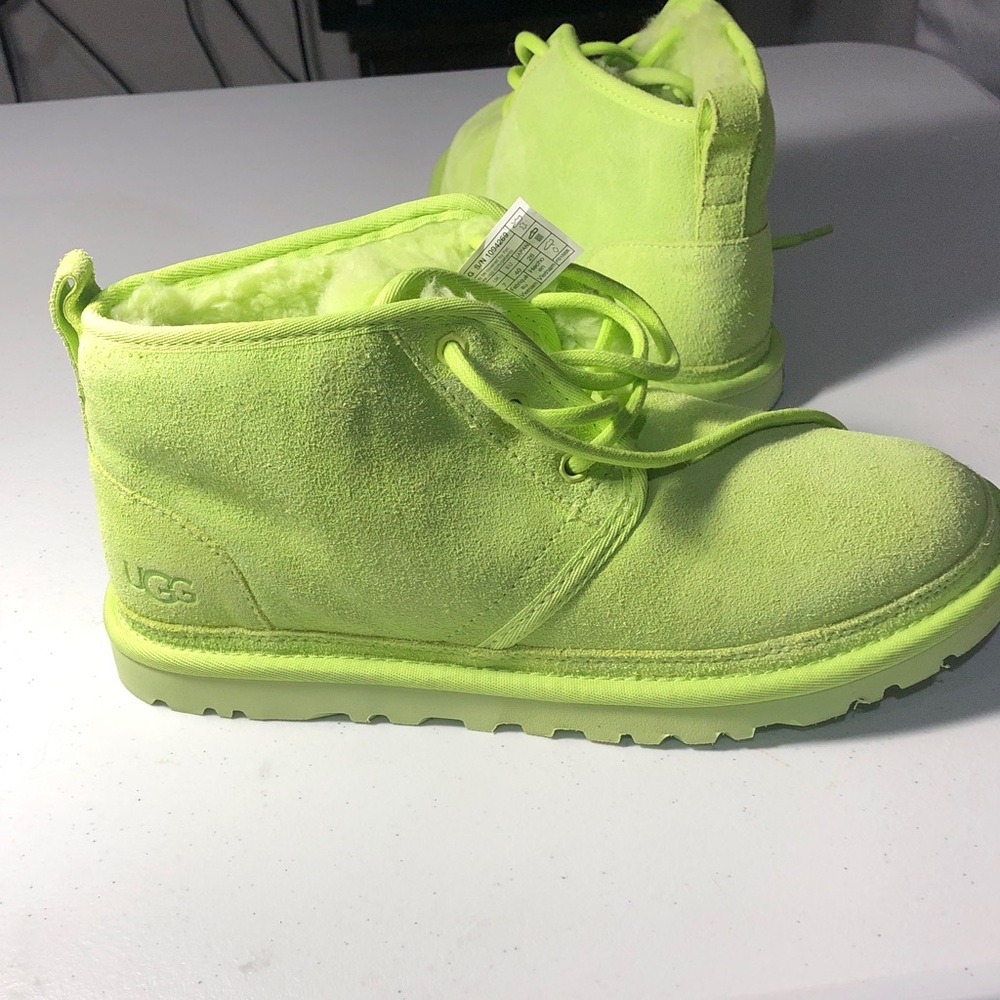 UGG Neumel chukka boots crafted in Neon green Suede No box New size 9 see pics